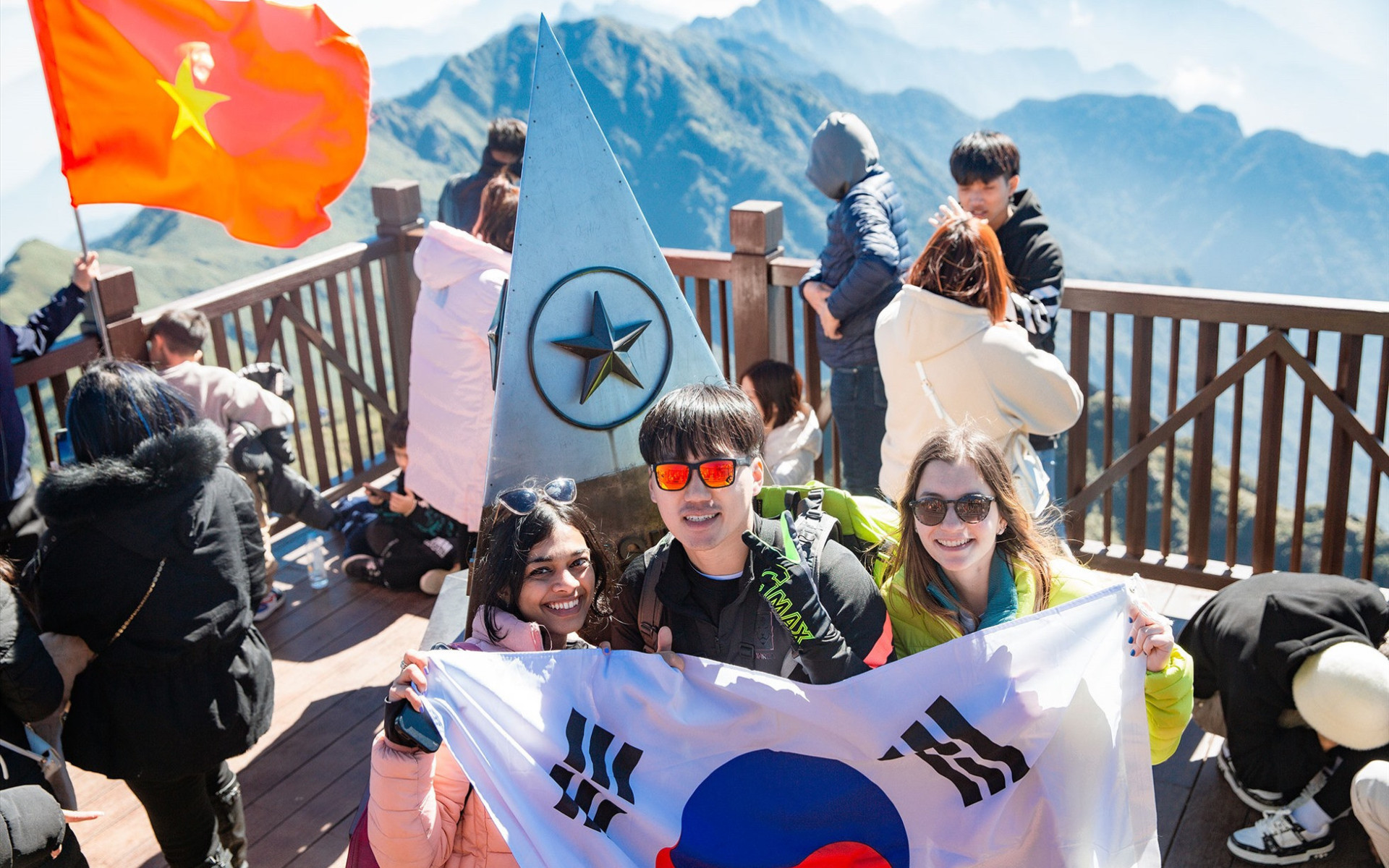 VIETHAN - hành trình kết nối con người, văn hóa và cảm xúc